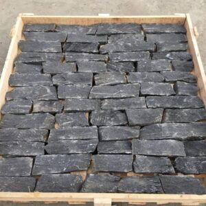droge stapel stenen muur