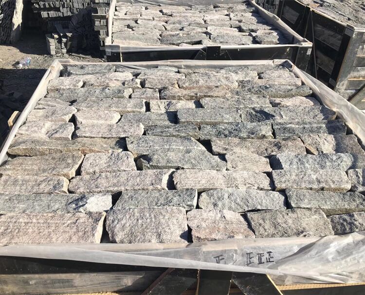 Dry Stack Stone Retaining Wall Design Durable dry stack stone retaining wall for landscaping